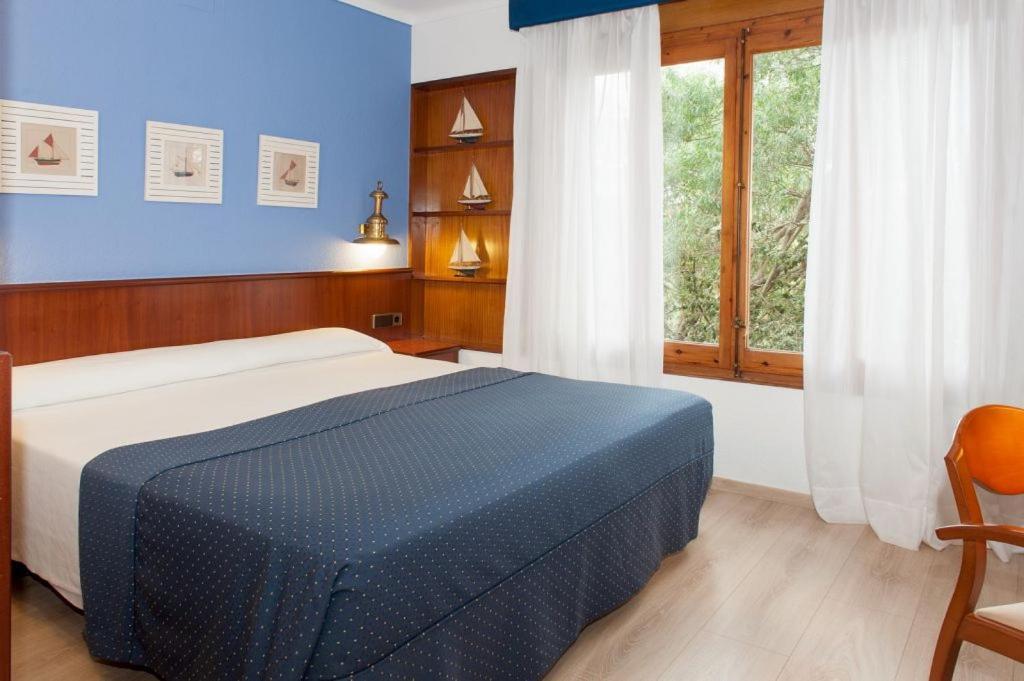 Hotel Garbi Калелья-де-Палафружель Экстерьер фото